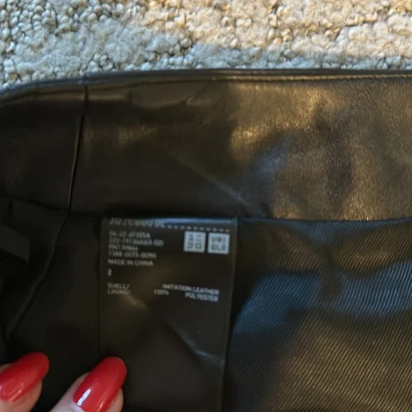Carine Roitfeld for Uniqlo Faux Leather Pencil skirt studs at the bottom size 2 - Picture 8 of 15